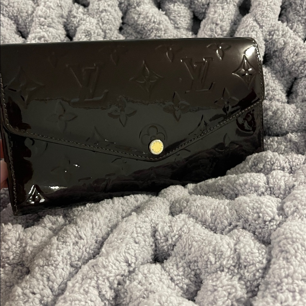 Pre Loved Louis Vuitton Vernice Wallet